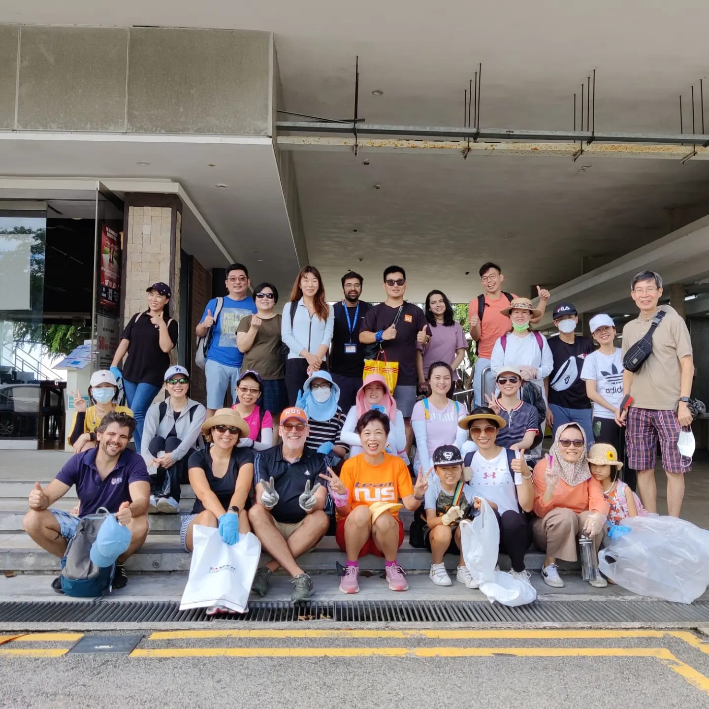 NUS BIZAlum keeping East Coast Park clean and green 