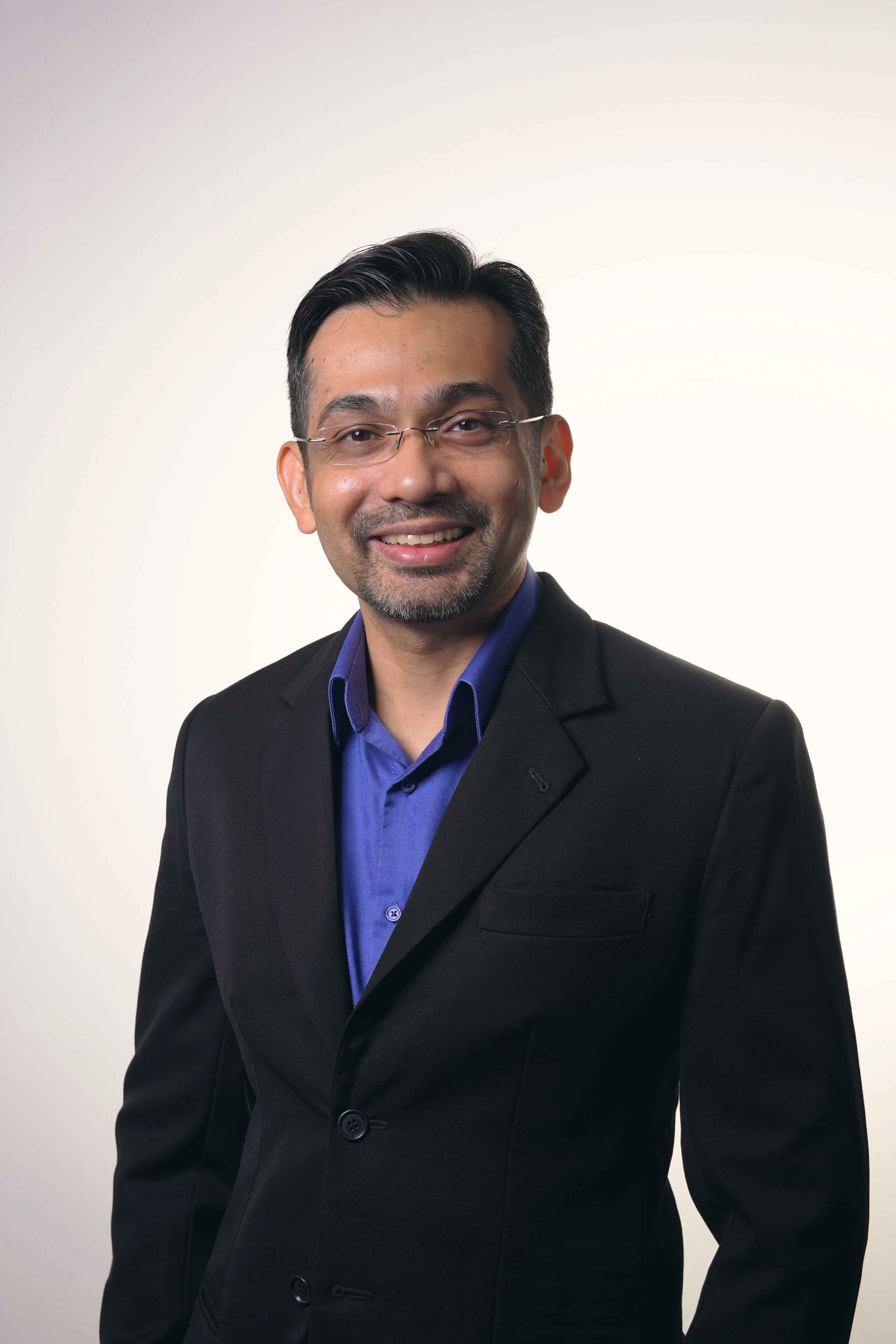 DR ISMAIL HANIF