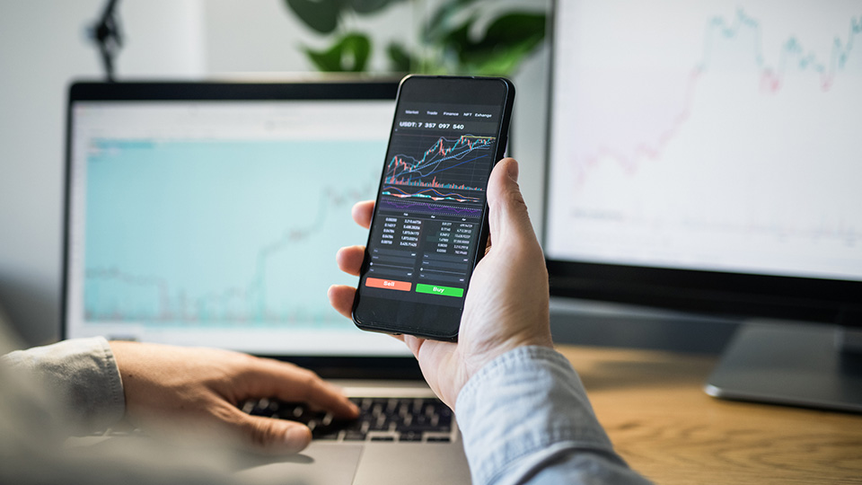 How financial influencers can make or break investment platforms like Chocolate Finance