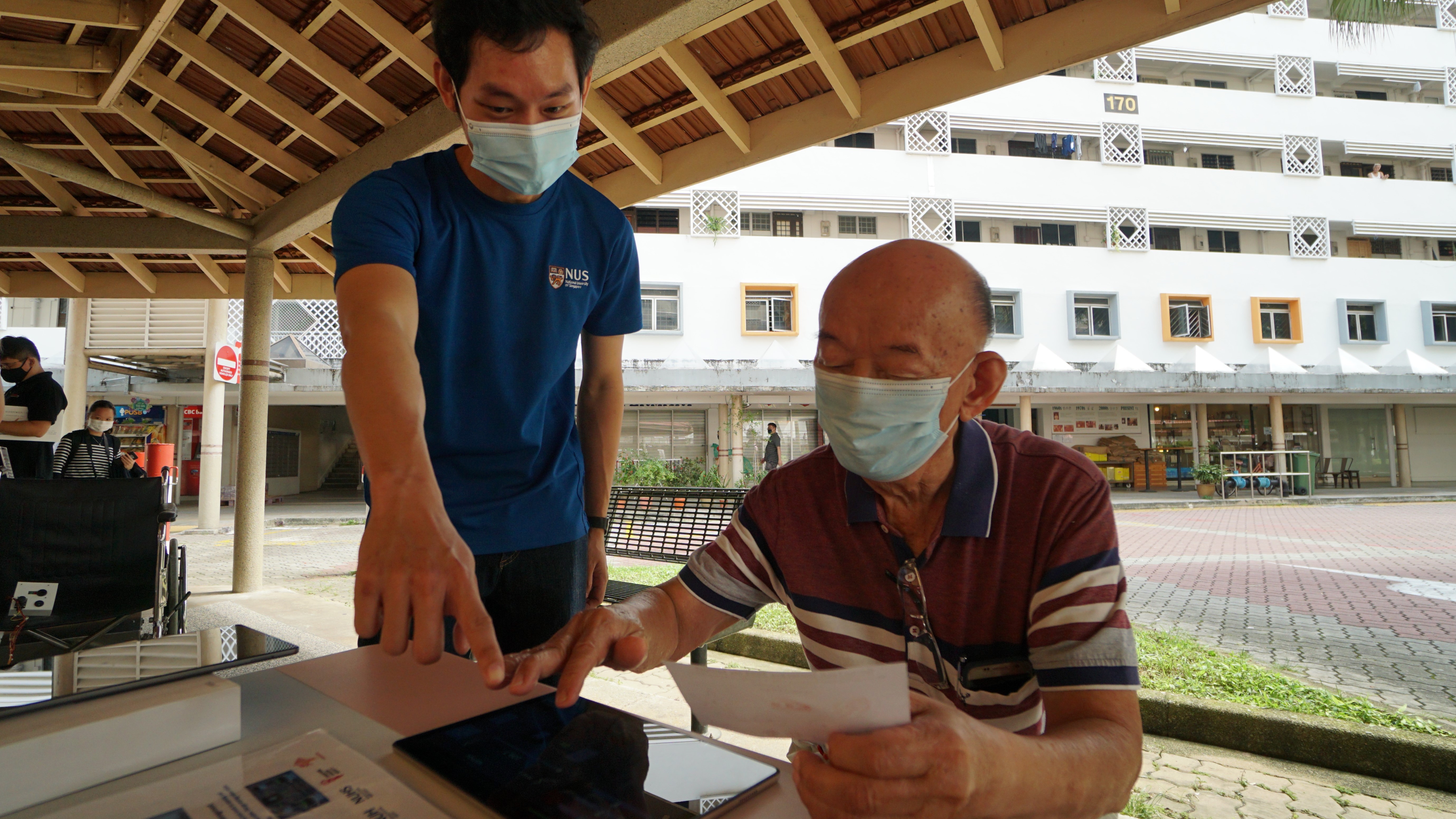 aseniorplayingmat-badigitaltherapygame16x9