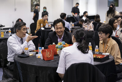 commencement-class-giving-2020-awards-presentation-guests-enjoying-lunch