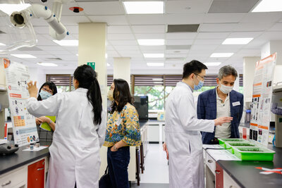 members-from-the-tan-jiak-kim-circle-learn-about-topics-of-interest-like-food-sustainability-3d-food-printing-and-food-security