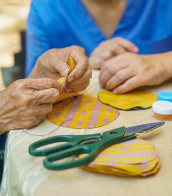 Icon for crafts with seniors